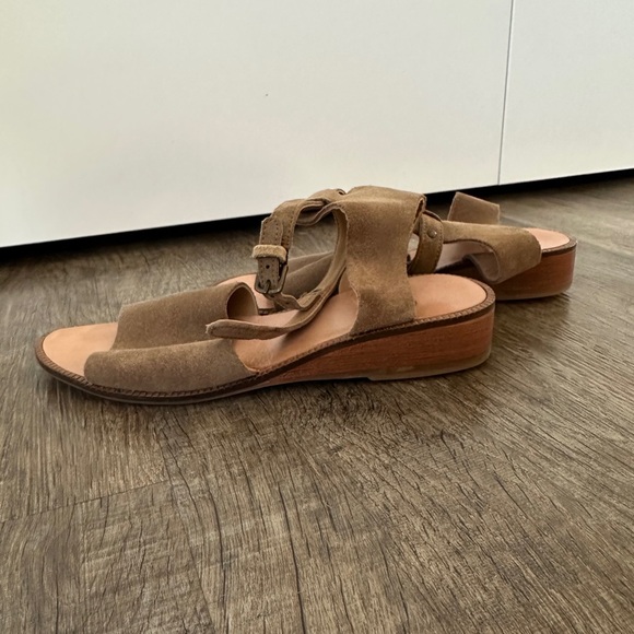 H London brand tan suede sandals - Picture 4 of 6